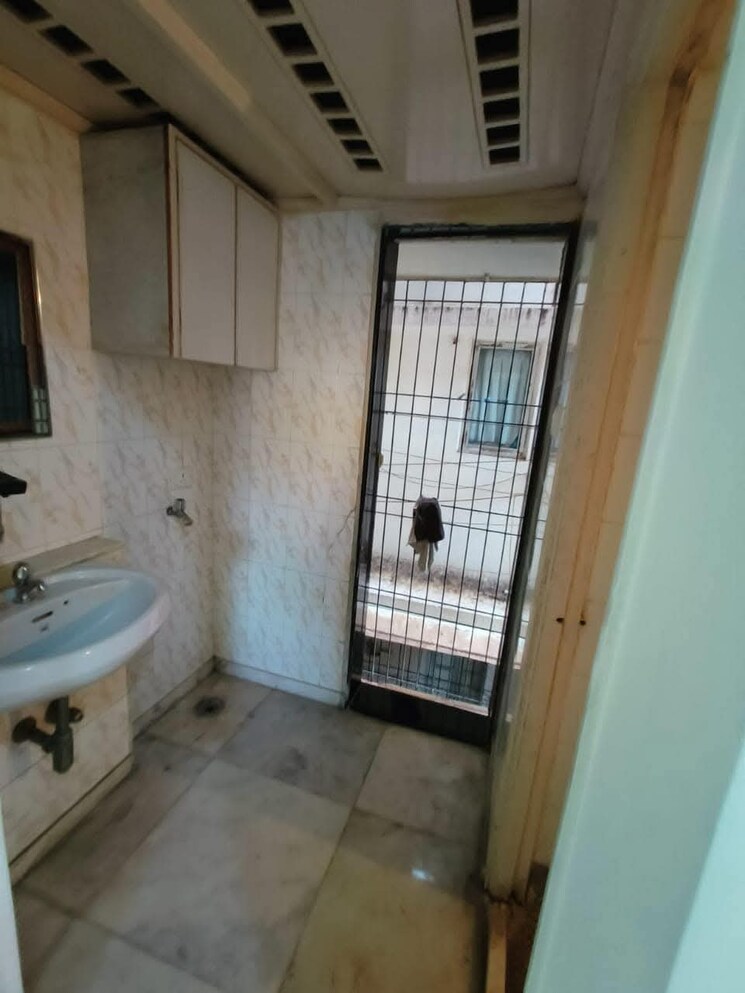 Bathroom, siddhachal-phase-5-chs-ltd 2 Bedroom 825 Sq.Ft. Apartment In Vasant Vihar Thane 8677426