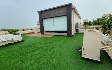 Plot For Sale in Sector 76