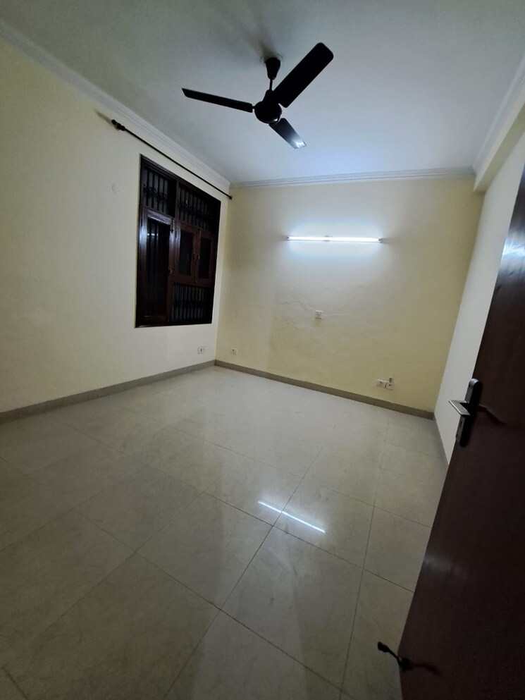 Room, unitech-uniworld-gardens-2 3 Bedroom 1286 Sq.Ft. Apartment In Sector 47 Gurgaon 8677481