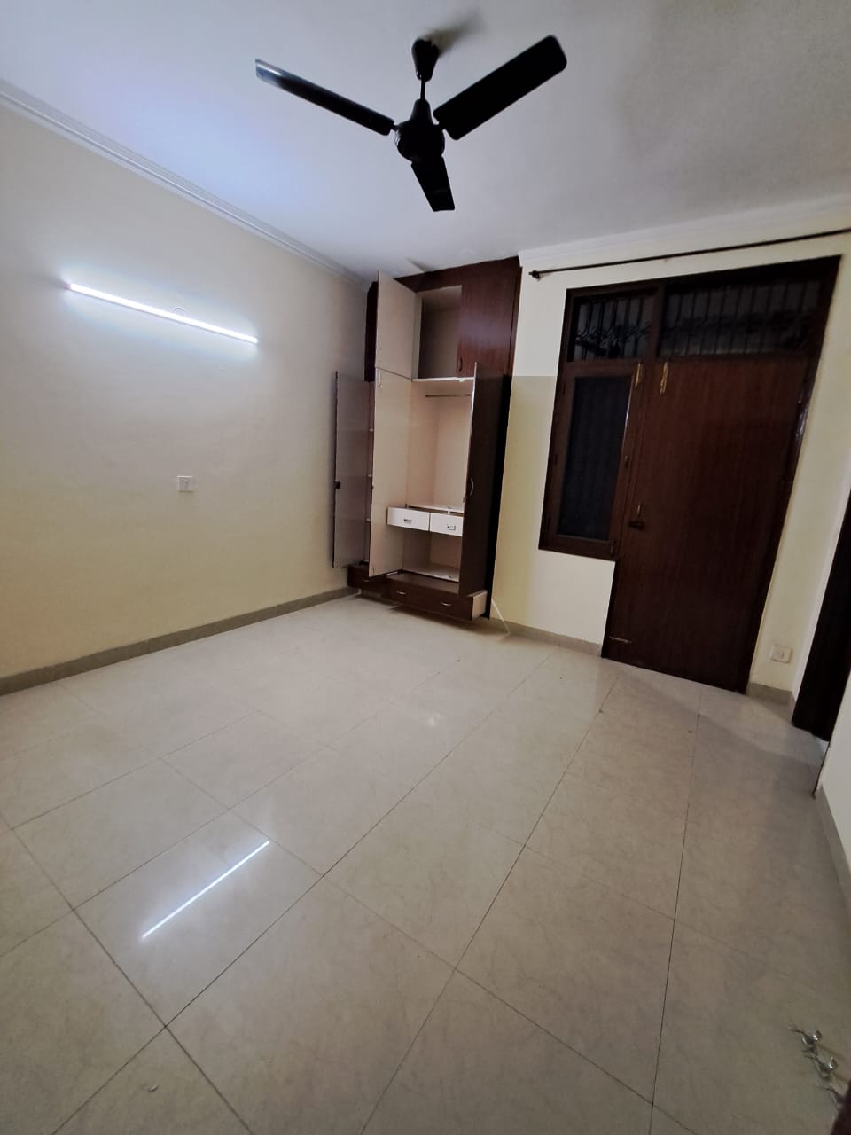 3 BHK Apartment For Rent in Unitech Uniworld Gardens 2