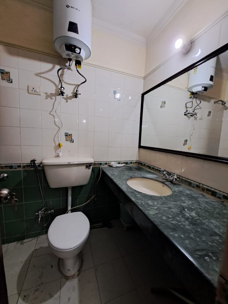 Master Bedroom, unitech-uniworld-gardens-2 3 Bedroom 1286 Sq.Ft. Apartment In Sector 47 Gurgaon 8677481