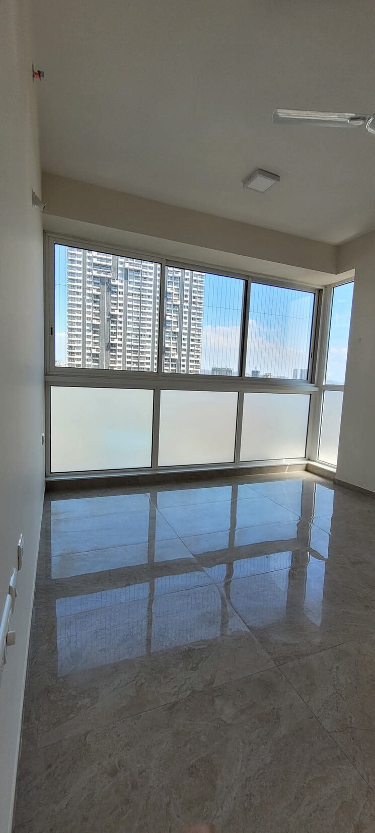 Room, tata-serein 2 Bedroom 750 Sq.Ft. Apartment In Pokhran Road No Two Thane 8677475