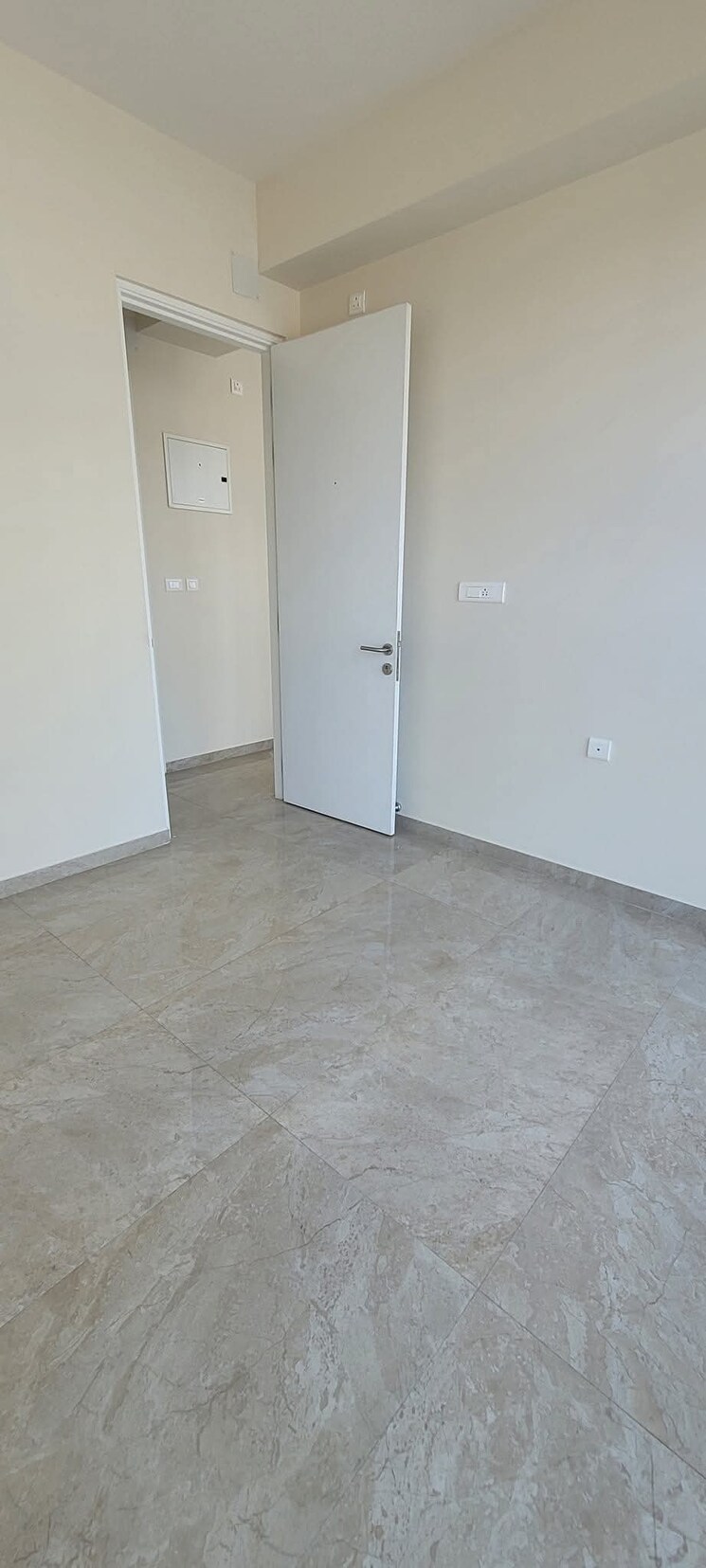 Room, tata-serein 2 Bedroom 750 Sq.Ft. Apartment In Pokhran Road No Two Thane 8677475