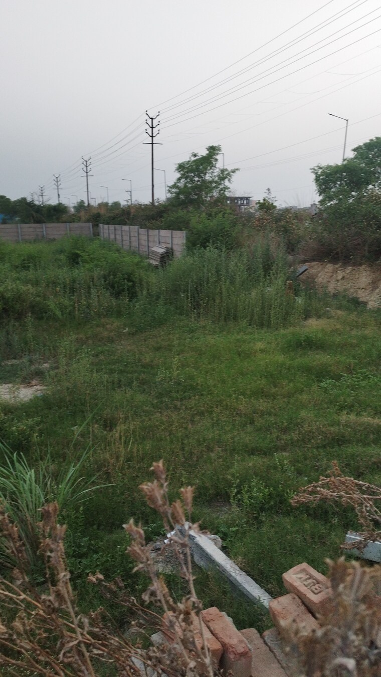 undefined, raj nagar extension  300 Sq.Yd. Plot In Raj Nagar Extension Ghaziabad 8677513