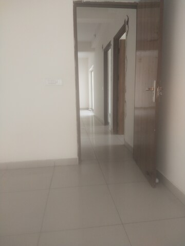 Furnished Amenities in 3 BHK Apartment at Ajnara Le Garden, Sector 16b Greater Noida – for Rent
