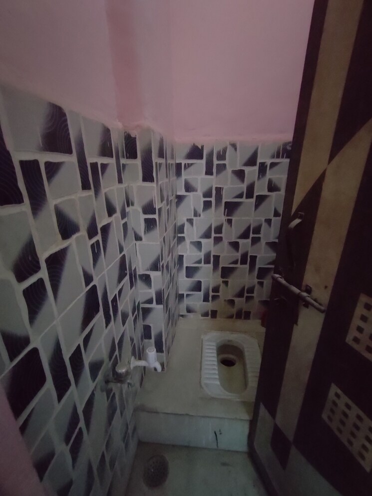 Master Bedroom, dwarka mor 2 Bedroom 50 Sq.Yd. Builder Floor In Dwarka Mor Delhi 8677564