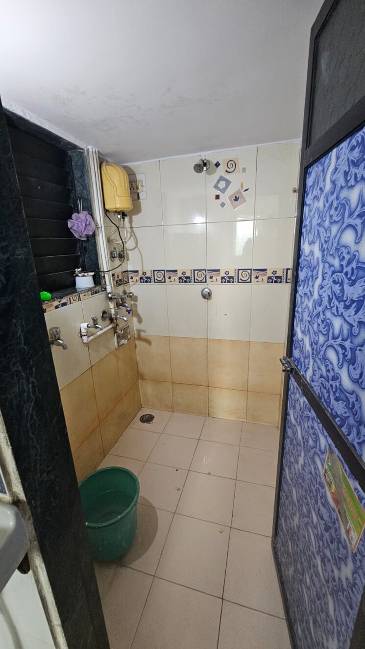 Bathroom, kalpataru-apartment-kalyan 1 Bedroom 630 Sq.Ft. Apartment In Kalyan West Thane 8677636