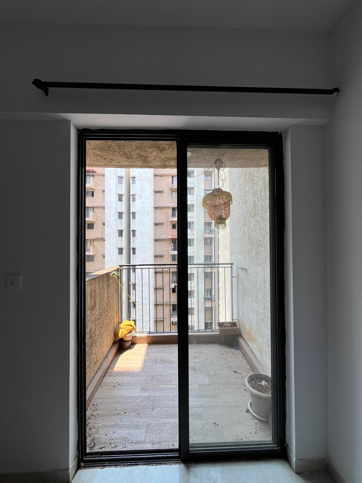 Balcony, lodha-palava-city-lakeshore-greens 1 Bedroom 720 Sq.Ft. Apartment In Dombivli East Thane 8677611