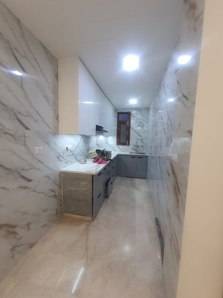 Bathroom, prashant vihar 2 Bedroom 1000 Sq.Ft. Apartment In Prashant Vihar Delhi 8677635