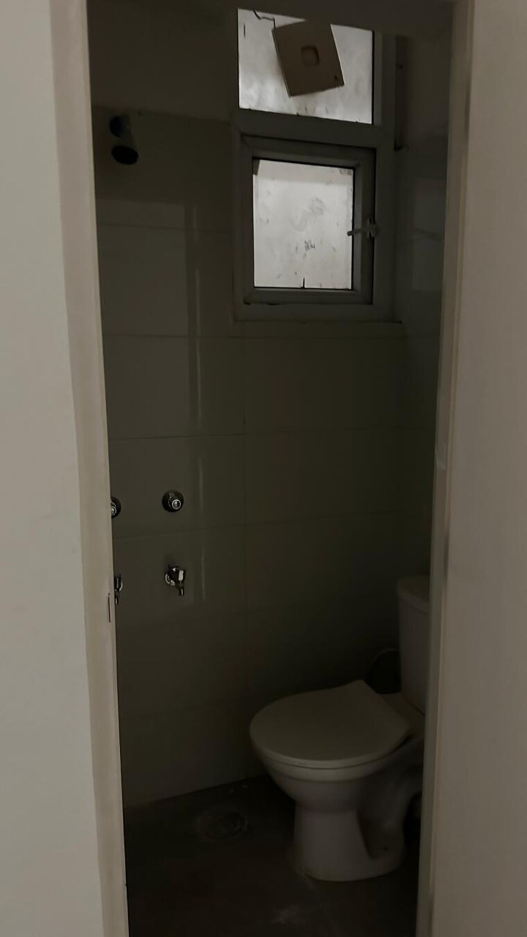 Master Bedroom, dlf-alameda 4 Bedroom 230 Sq.Yd. Builder Floor In Sector 73 Gurgaon 8677691