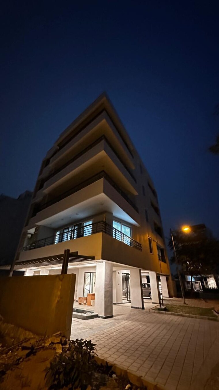 Exterior View, dlf-alameda 4 Bedroom 230 Sq.Yd. Builder Floor In Sector 73 Gurgaon 8677691