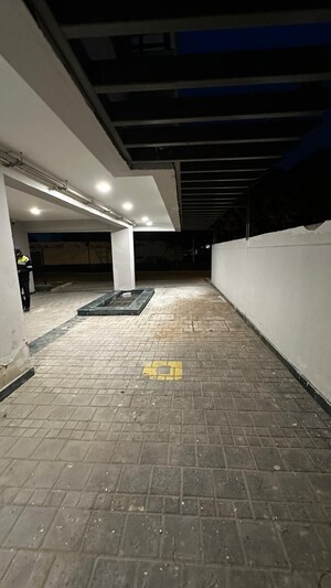 Parking in 4 BHK Builder Floor at DLF Alameda, Sector 73 – for Sale