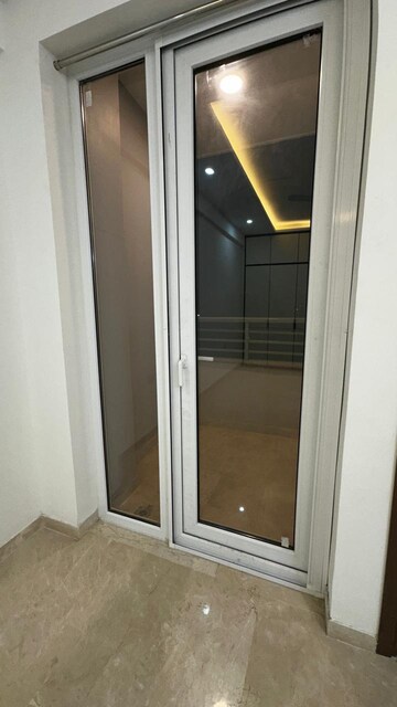 Building Lobby in 4 BHK Builder Floor at DLF Alameda, Sector 73 – for Sale