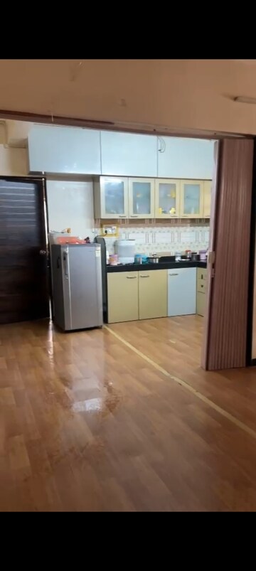 Room in 1 BHK Apartment at Vakola – for Rent