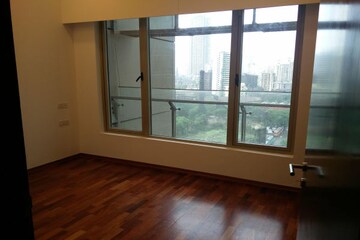 Room in 3 BHK Apartment at Lodha Bellissimo, Mahalaxmi – for Rent
