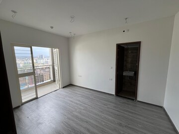 Room in 2 BHK Apartment at Goel Ganga Legend, Bavdhan – for Rent