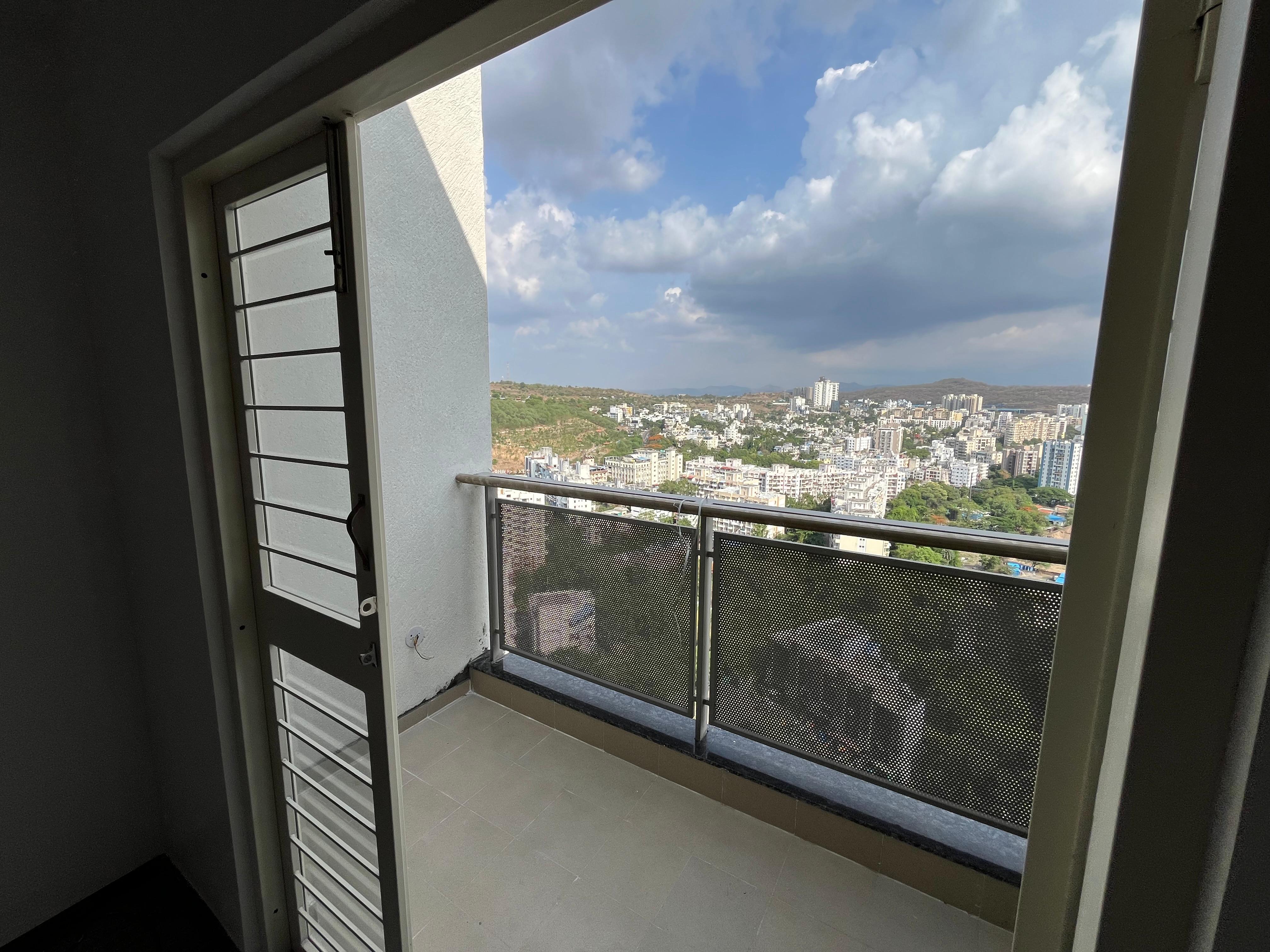 2 BHK + Pooja Room Apartment For Rent in Goel Ganga Legend