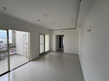 Room in 2 BHK Apartment at Goel Ganga Legend, Bavdhan – for Rent