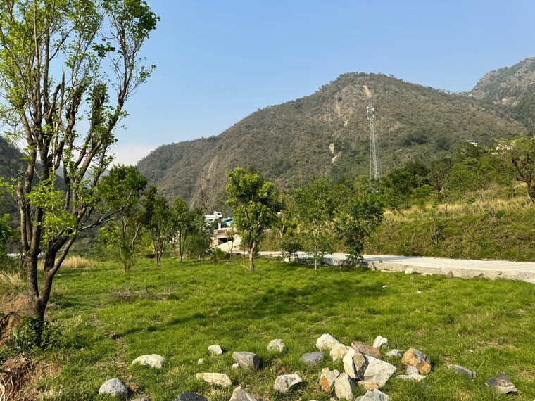 undefined, sahastradhara road  500 Sq.Yd. Plot In Sahastradhara Road Dehradun 8677770