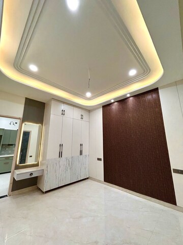 Room in 4 BHK Independent House at Sector 123 – for Sale