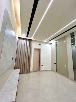 Room in 4 BHK Independent House at Sector 123 – for Sale