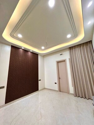 Room in 4 BHK Independent House at Sector 123 – for Sale