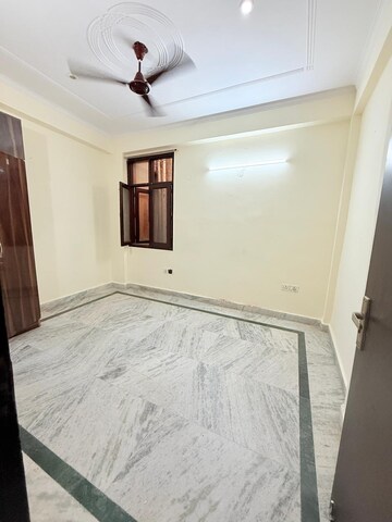Room in 1 BHK Builder Floor at Saket – for Rent