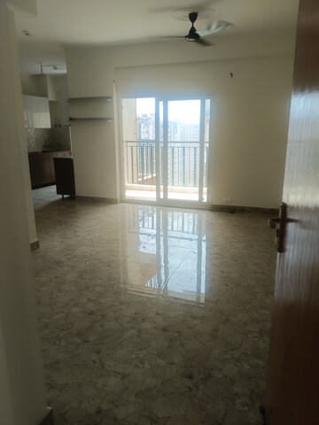 Room in 3 BHK Apartment at Amrapali O2 Valley, Tech Zone 4 Greater Noida – for Rent