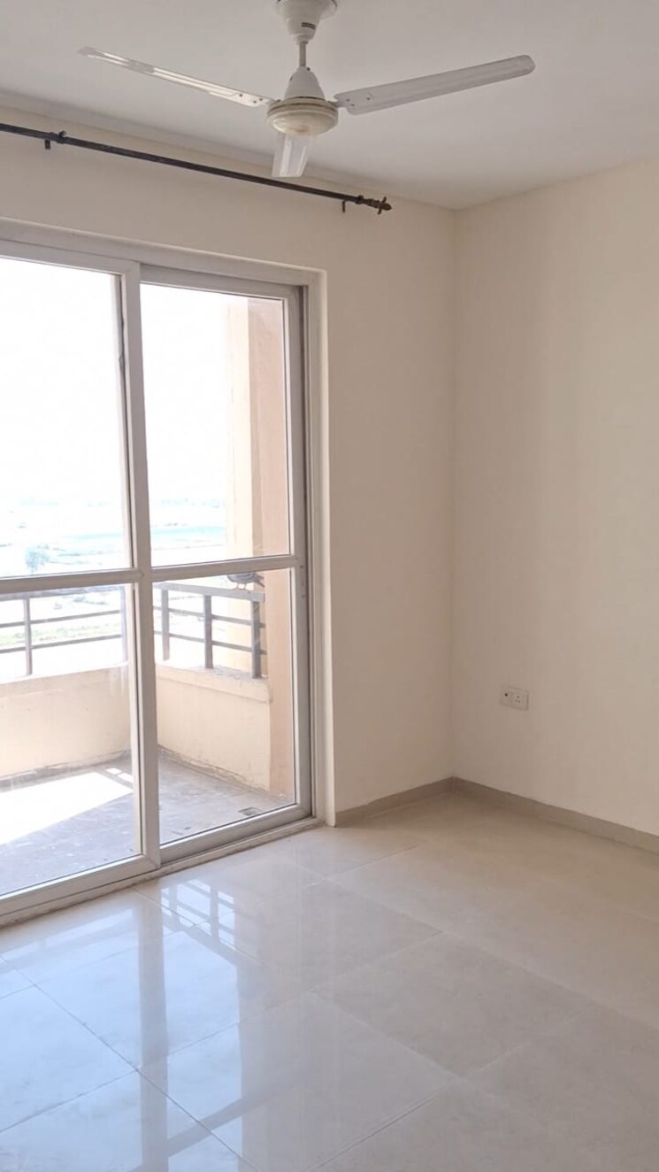 Room, umang-monsoon-breeze-phase-i 3 Bedroom 1650 Sq.Ft. Apartment In Sector 78 Gurgaon 8677905