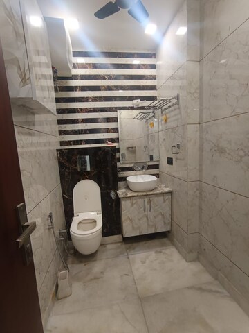 Bathroom in 3.5 BHK Apartment at Triveni Apartments CGHS, Paschim Vihar – for Rent
