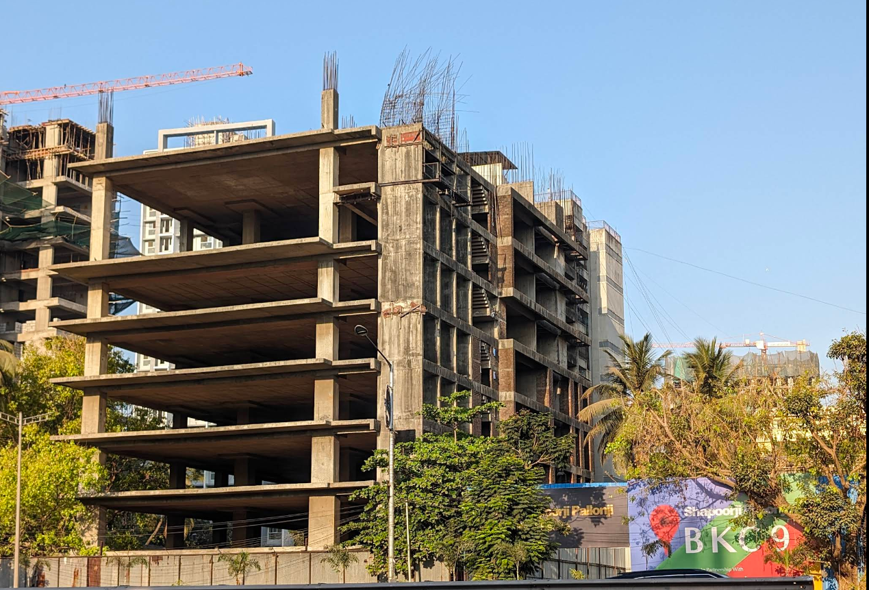 2 BHK + Pooja Room,Servant Room Apartment For Sale in Shapoorji Pallonji BKC 9