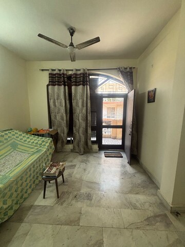 Bedroom in 2 BHK Builder Floor at Sector 23 – for Rent