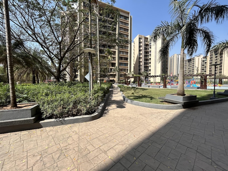  Parking, pride-world-city-brooklyn 2 Bedroom 672 Sq.Ft. Apartment In Charholi Budruk Pune 8677963