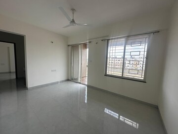 Room in 4 BHK Apartment at Lunkad Classic, Viman Nagar – for Rent