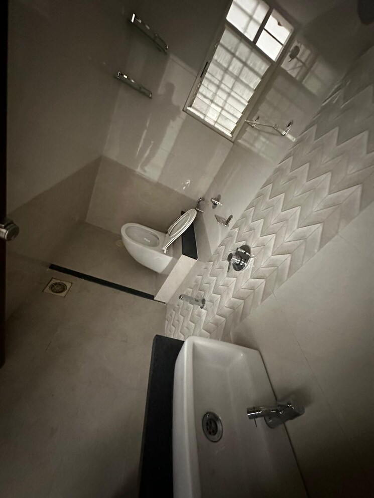 Bathroom, lunkad-classic 4 Bedroom 1500 Sq.Ft. Apartment In Viman Nagar Pune 8677976