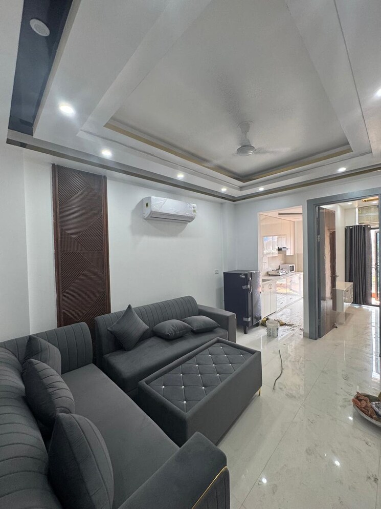 Living Room, surajmal vihar 2 Bedroom 100 Sq.Yd. Builder Floor In Surajmal Vihar Delhi 8678073