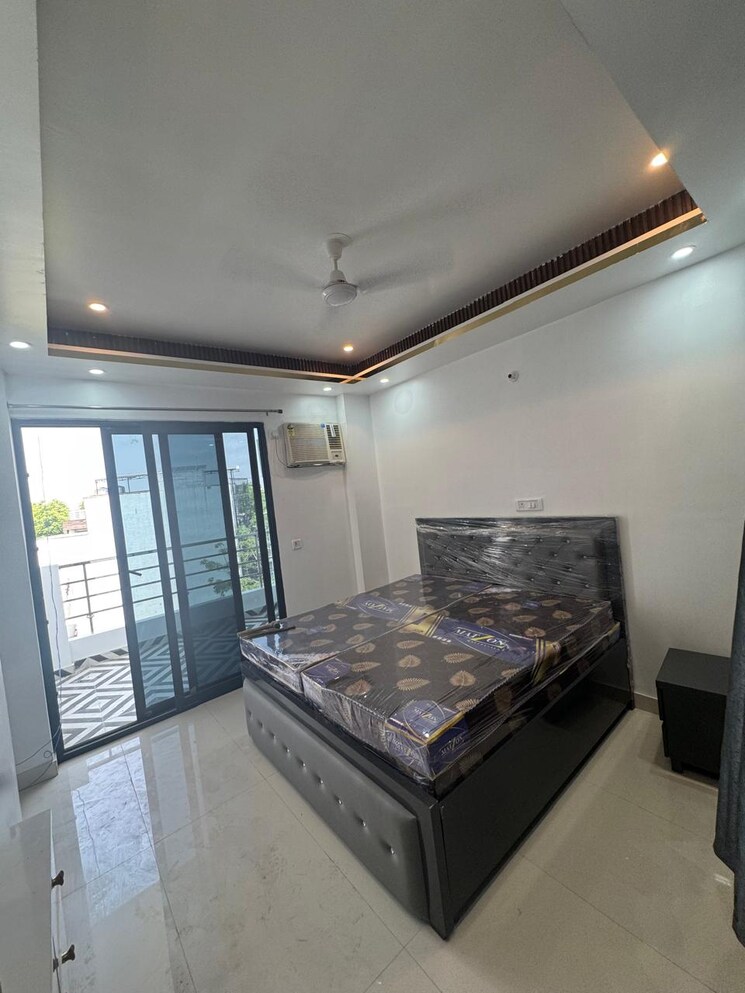 Bedroom, surajmal vihar 2 Bedroom 100 Sq.Yd. Builder Floor In Surajmal Vihar Delhi 8678073