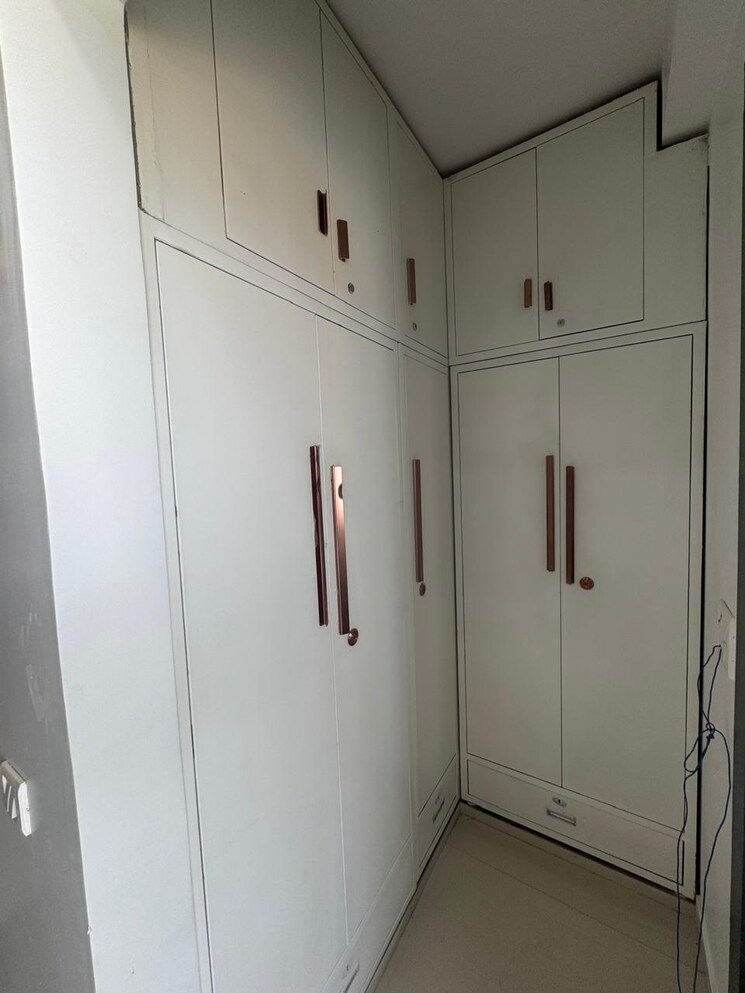 Bathroom, surajmal vihar 2 Bedroom 100 Sq.Yd. Builder Floor In Surajmal Vihar Delhi 8678073