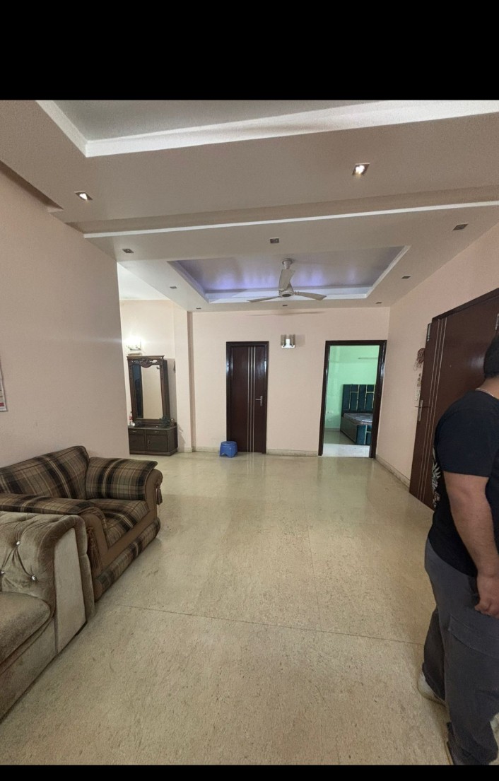 3 BHK Builder Floor For Rent in SAS Tower