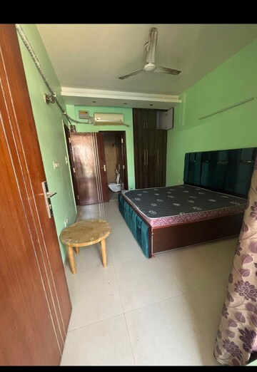 Kitchen in 3 BHK Builder Floor at SAS Tower, Sector 38 – for Rent