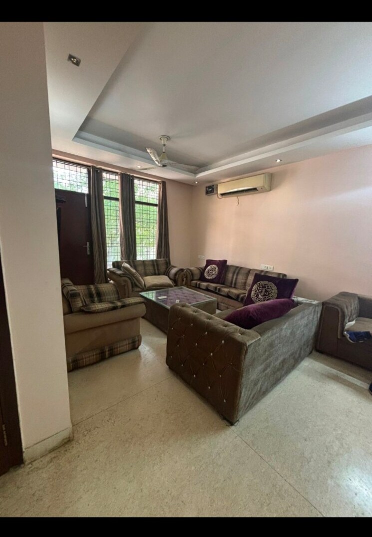 Living Room, sas-tower 3 Bedroom 2400 Sq.Ft. Builder Floor In Sector 38 Gurgaon 8678028