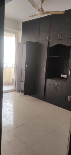 Room in 4 BHK Apartment at Sam Residency, Sain Vihar – for Sale