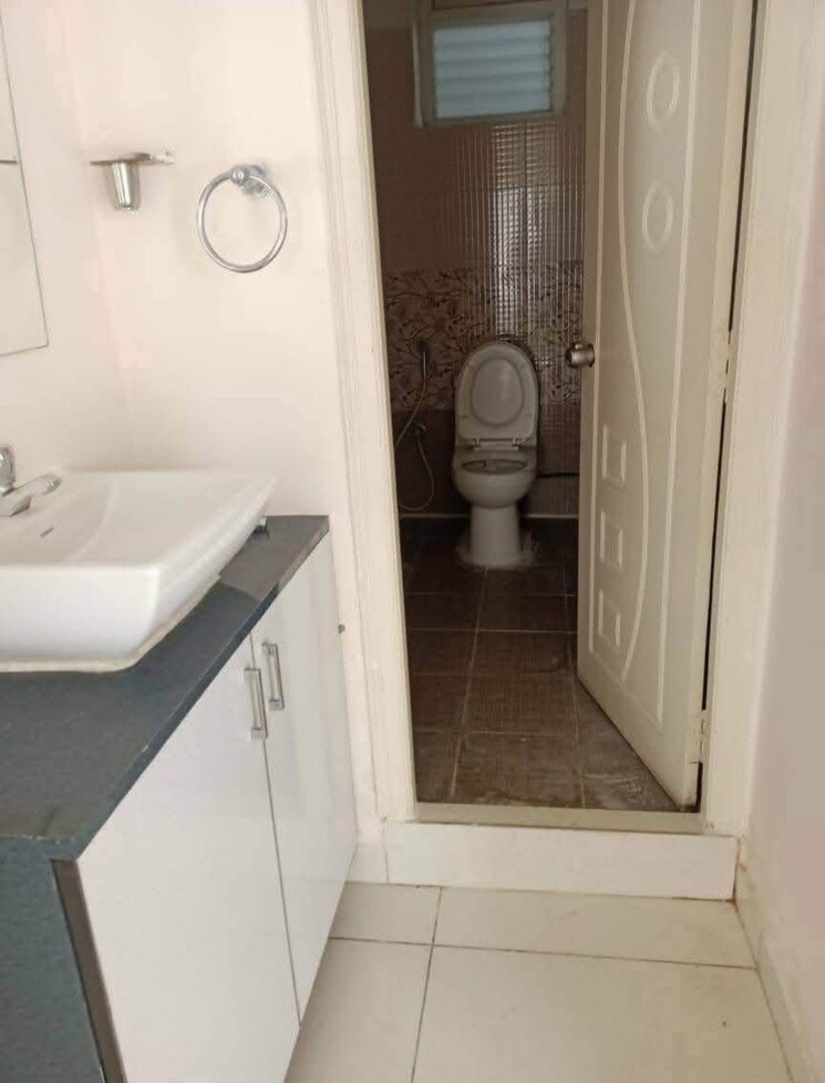 Bathroom, rajapushpa-provincia 3 Bedroom 1715 Sq.Ft. Apartment In Narsingi Hyderabad 8678104