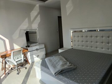 Team Area in 3 BHK Apartment at Indiabulls Sky Forest, Lower Parel – for Rent
