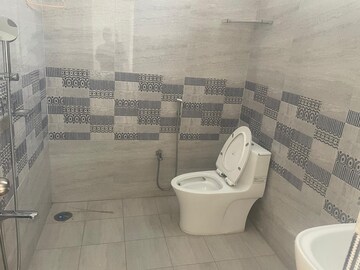 Bathroom in 4 BHK Apartment at Jubilee Hills – for Rent