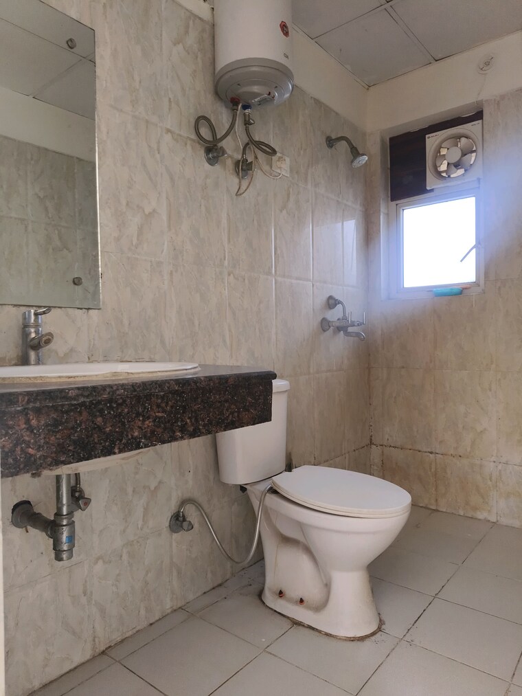 Bathroom, mapsko-casa-bella-villas 4 Bedroom 2500 Sq.Ft. Apartment In Sector 82 Gurgaon 8678151