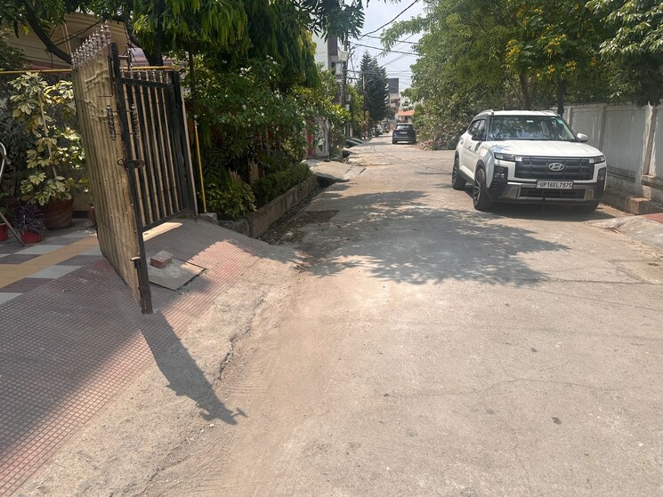  Parking, gms road 2 Bedroom 1200 Sq.Ft. Builder Floor In Gms Road Dehradun 8678152