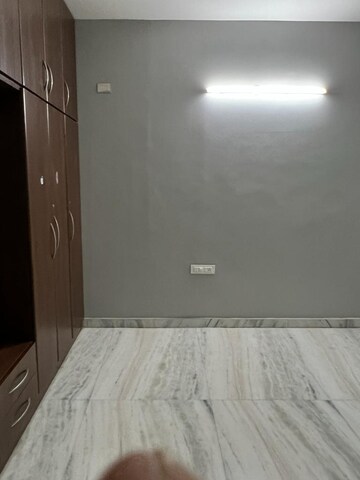 Room in 3 BHK Apartment at Banjara Hills – for Rent