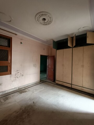 Room in 3 BHK Builder Floor at Vasundhara Sector 1 – for Rent