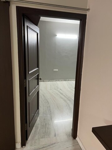 Room in 3 BHK Apartment at Jubilee Hills – for Rent